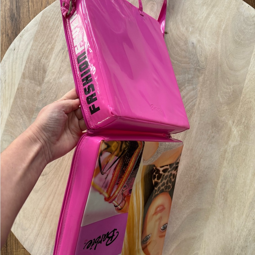 Vintage 2004 Mattel Barbie Fashion Fever doll carrying case. - Picture 2 of 4